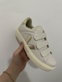 TENIS V CREME VELCRO na internet