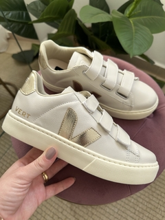 TENIS V CREME VELCRO - comprar online