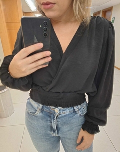 CROPPED TRANSPASSADO SERENA PRETO - comprar online