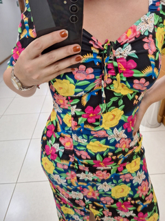 VESTIDO MIDI FLORAL PRETO na internet