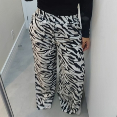 CALÇA PANTALONA COM ABERTURA LATERAL - comprar online