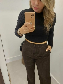 CROPPED TRICOT COM MANGA EM CAMADAS PRETO