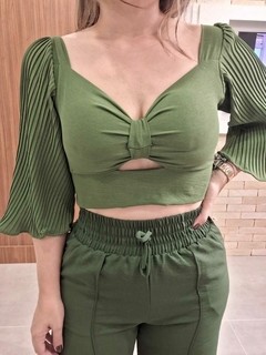 CROPPED MANGAS DETALHES VERDE - comprar online