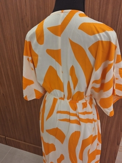 VESTIDO LONGO ABSTRATO LARANJA na internet