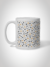 Caneca branca com mosaico de patinhas, corações e brinquedos pets.