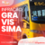 Ônibus escolar amarelo com a inscrição "INFRACÃO GRAVÍSSIMA" e mensagem sobre dirigir sem cursos especializados.