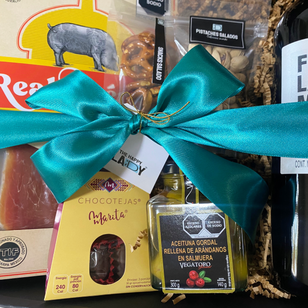 Regalo especial con vino tinto y snacks gourmet