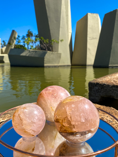 Esfera Quartzo Rosa na internet