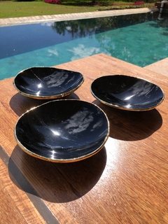 Bowl Osidiana Negra Borda Ouro G