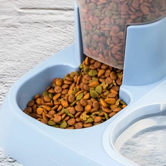 Comedouro e Bebedouro Automático Duplo Para Pets Pote De Alimentação Para Cães e Gatos de Porte Médio Pote de Ração Comedouro Com Bebedouro e Garrafa de 1 Litro Para Cachorro Macho Cor Azul Plasútil - Donna Casa