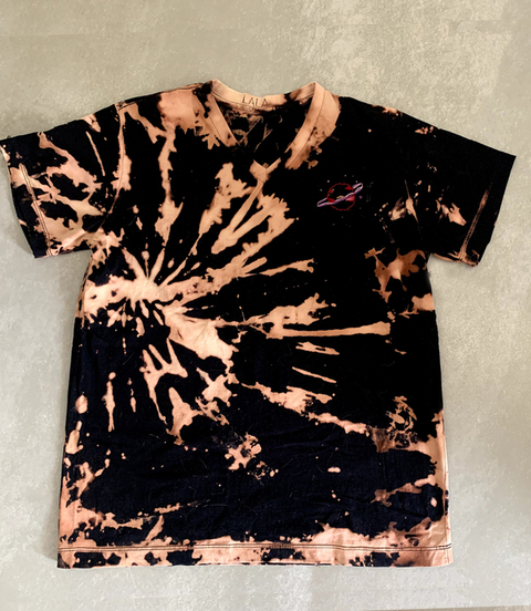 Camiseta Tie-Dye Fuelling The WorldCompre na loja online da Fuss