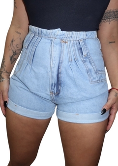 Short Baggy Pregas e Barra Dobrada em Jeans Claro - comprar online