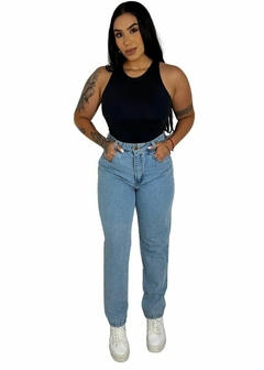 Calça mom básica jeans claro - comprar online