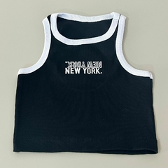 BLUSA CROPPED REGATA LETTERING NEW YORK PRETO - comprar online