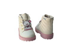 BOTA INF. FEM. BRANCO OFF ROSA na internet