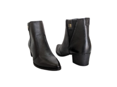 BOTA FEM. CANO BAIXO BICO FINO PEGADA COURO PRETO - comprar online