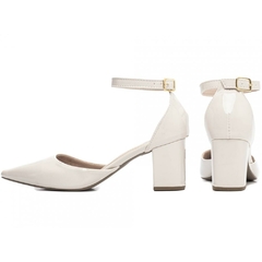 Scarpin Salto 6.5cm Fechado Atras Glamour Verniz em Off White - comprar online