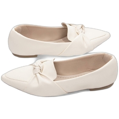 Sapatilha Mocassim Feminino Bico Fino Elegancia Atemporal em Napa Off White