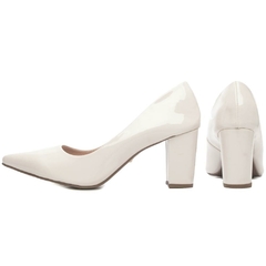 Scarpin Verniz Off White Salto Grosso 8.5cm Elegancia e Conforto - comprar online