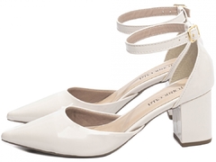 Scarpin Salto 6,5cm Fechado Atras | Glamour Verniz em Off White na internet