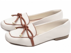 Mocassim Feminino Elegante Rasteiro Laço Caramelo Napa Branco - Calçadospravc | Comprar Calçados Femininos Online | Comprar Scarpins