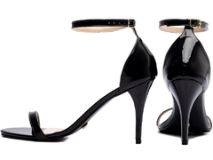 Sandália Gisele Salto 9,5cm Fino Alto em Verniz Preto - comprar online