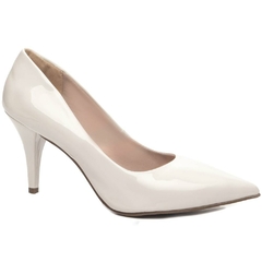 Scarpin Verniz Off White Salto Fino 8.5cm Elegante