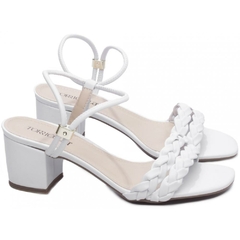 Elegancia e Conforto Sandalia Feminina Salto 5.5cm Robusto em Branco - Calçadospravc | Comprar Calçados Femininos Online | Comprar Scarpins