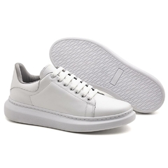 Tenis Masculino McQueen Branco na internet