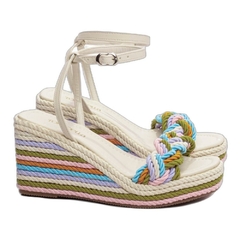 Elegancia e Conforto em Cada Passo Anabela Plataforma 8cm Off White com Trancas Coloridas - Calçadospravc | Comprar Calçados Femininos Online | Comprar Scarpins