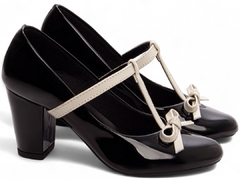 Sapato Boneca Mary Jane | Charme e Conforto em Verniz Preto com Detalhes Off White - Calçadospravc | Comprar Calçados Femininos Online | Comprar Scarpins