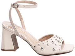 Sandalia Feminina: Napa Off White, Fivela Prata, Conforto