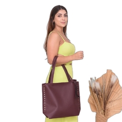 Bolsa Feminina Rebite Grande Chocolate - loja online