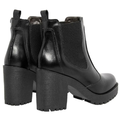 Bota Chelsea Feminina Com Sola Tratorada Preta - Calçadospravc | Comprar Calçados Femininos Online | Comprar Scarpins