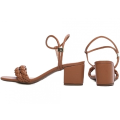 Conforto e Estilo Sandalia Feminina Salto 5.5cm Robusto Caramelo - comprar online