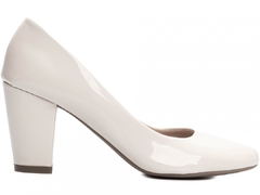 Scarpin Bico Redondo Estilo Boneca Salto 7,5cm | Estilo em Verniz Off White - loja online