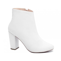 Bota Feminina Bico Arredondado Salto 8.5cm Conforto e Estilo em Napa Branco - comprar online