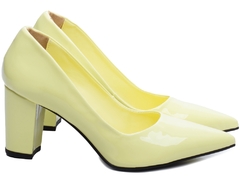 Scarpin Verniz Arrasadora Salto 8cm Bloco Grosso Amarelo - Calçadospravc | Comprar Calçados Femininos Online | Comprar Scarpins