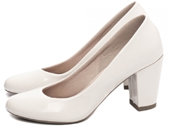 Scarpin Bico Redondo Estilo Boneca Salto 7,5cm | Estilo em Verniz Off White na internet