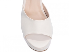 Imagem do Sandália Meia Pata Feminina: Napa Off White | Fivela Dourada | Salto 13cm | Elegância Total