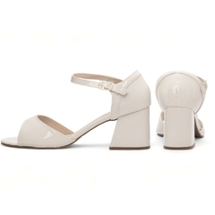 Sandalia Arrasadora em Verniz Off White Salto Antiderrapante Grosso 7 cm - comprar online