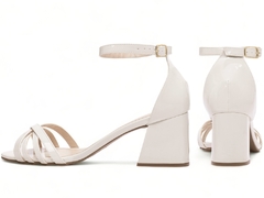 Sandalia Verniz Rose com Fivela Dourada Salto 7cm em Verniz Off White - comprar online