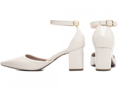 Scarpin Salto 6,5cm Fechado Atras | Glamour Verniz em Off White - comprar online