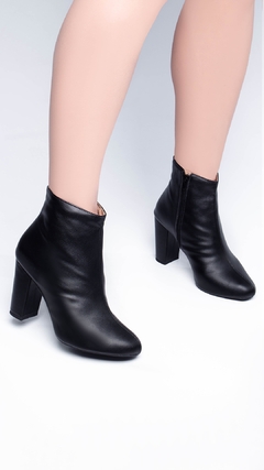 Bota Ellegance Bico Arredondado Salto 8,5cm Grosso Preto - Calçadospravc | Comprar Calçados Femininos Online | Comprar Scarpins