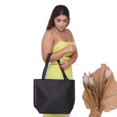 Bolsa Feminina Rebite Grande Preta - Calçadospravc | Comprar Calçados Femininos Online | Comprar Scarpins