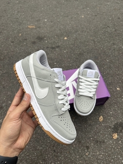 SB DUNK LOW GREY GUM