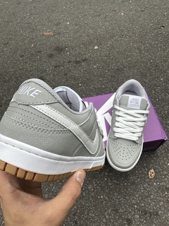 SB DUNK LOW GREY GUM - comprar online