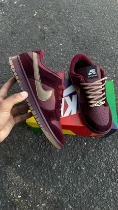 SB DUNK LOW BURGUNDUY - comprar online