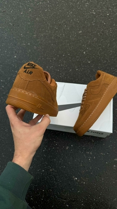 AIR FORCE 1 07' FLAX BROWN en internet