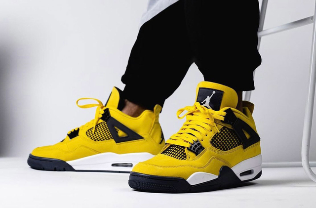 Jordan 4 hot sale amarelo